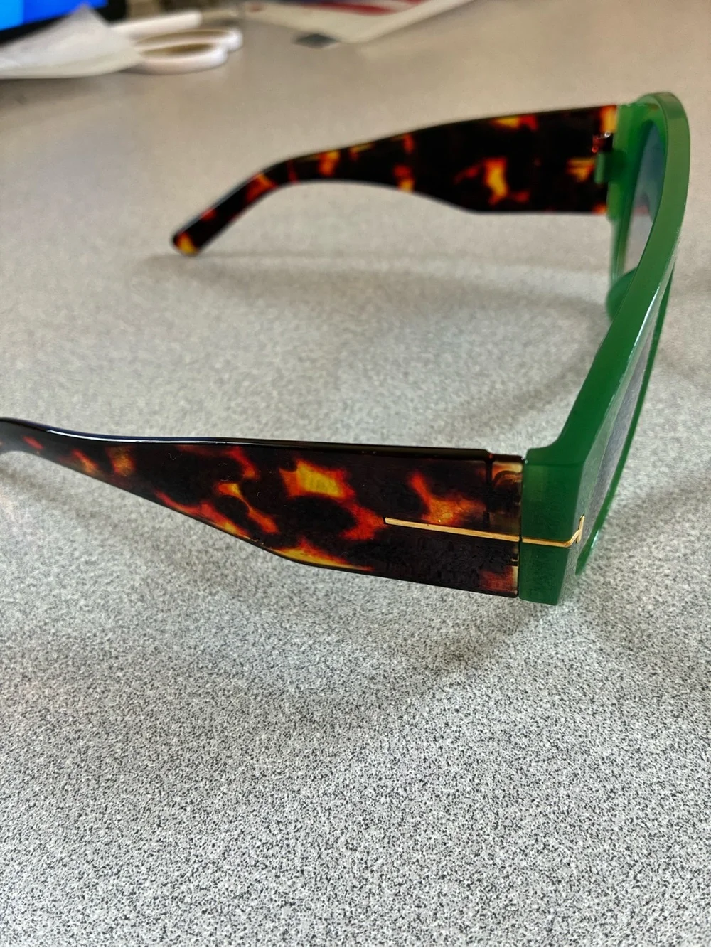Green Aviator Sunglasses with Tortoiseshell